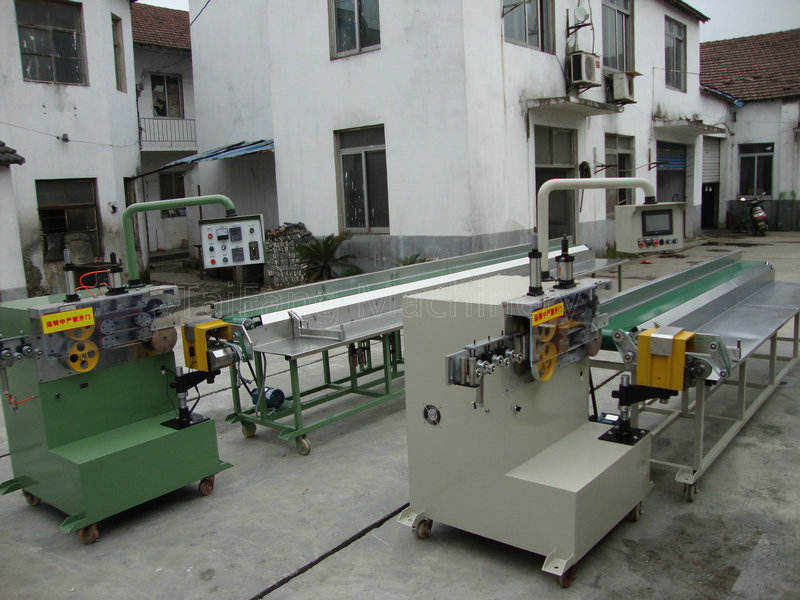 全自動高速裁斷機操作視頻講解大全，提升生產效率的必備指南